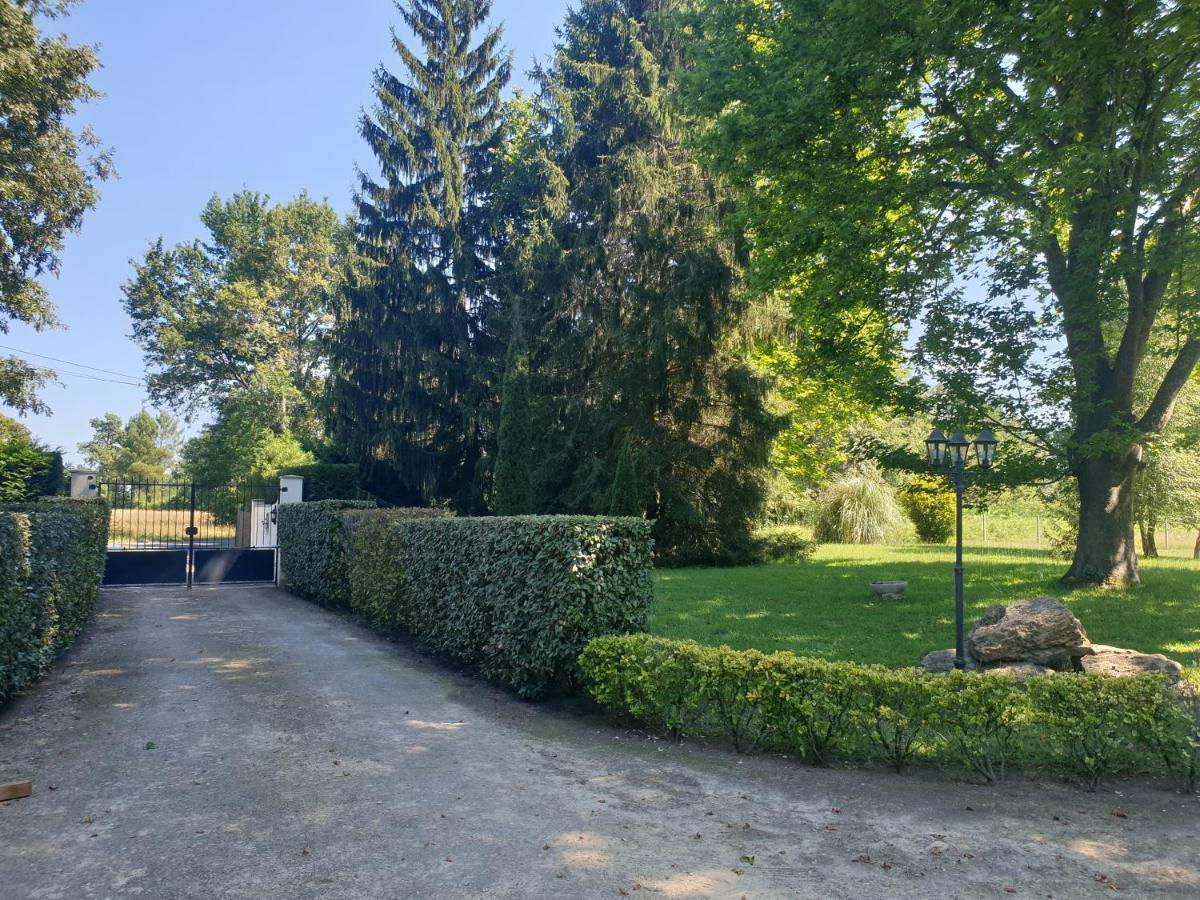 Vila La Grange De Mombel Losse Exteriér fotografie