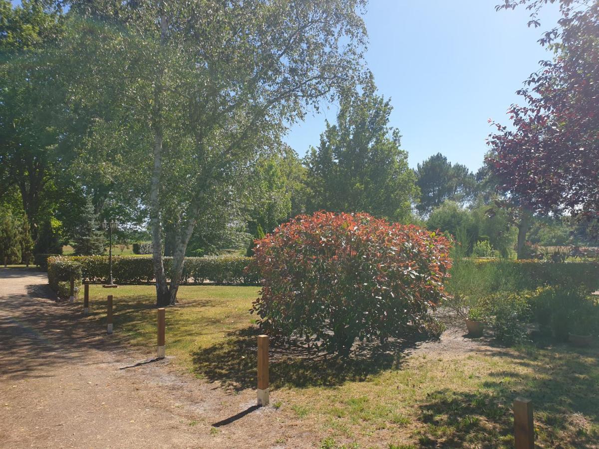 Vila La Grange De Mombel Losse Exteriér fotografie