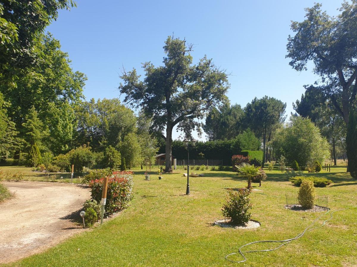 Vila La Grange De Mombel Losse Exteriér fotografie